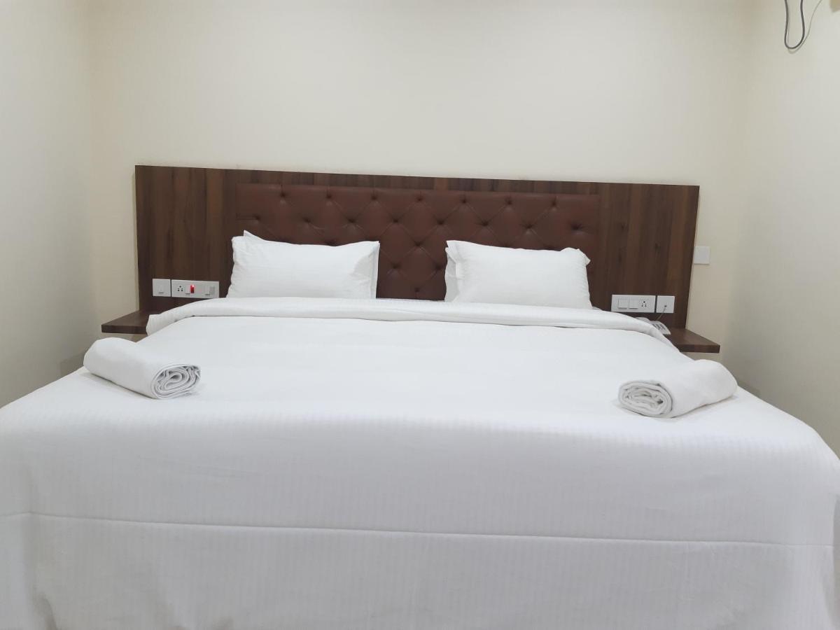 Hotel Cnr Residency Madanapalle Exteriér fotografie